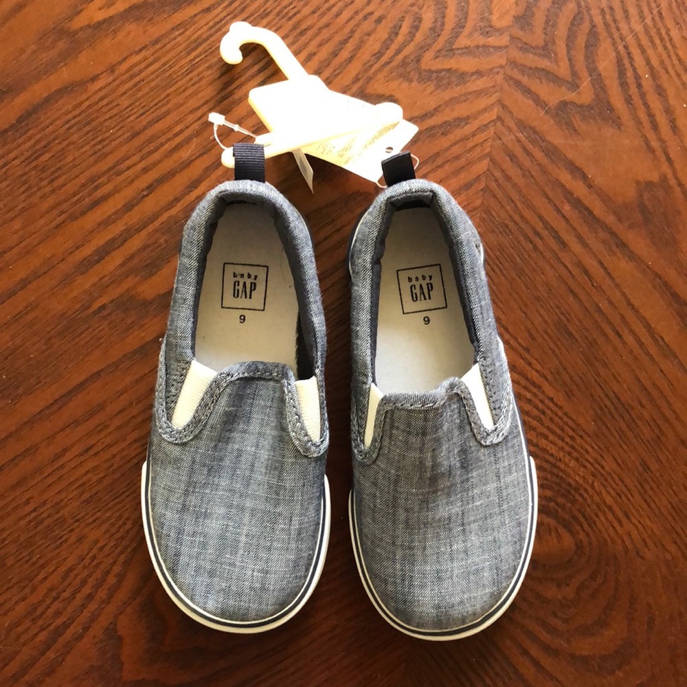 Gap kids chambray slide sneakers size 9 NWT